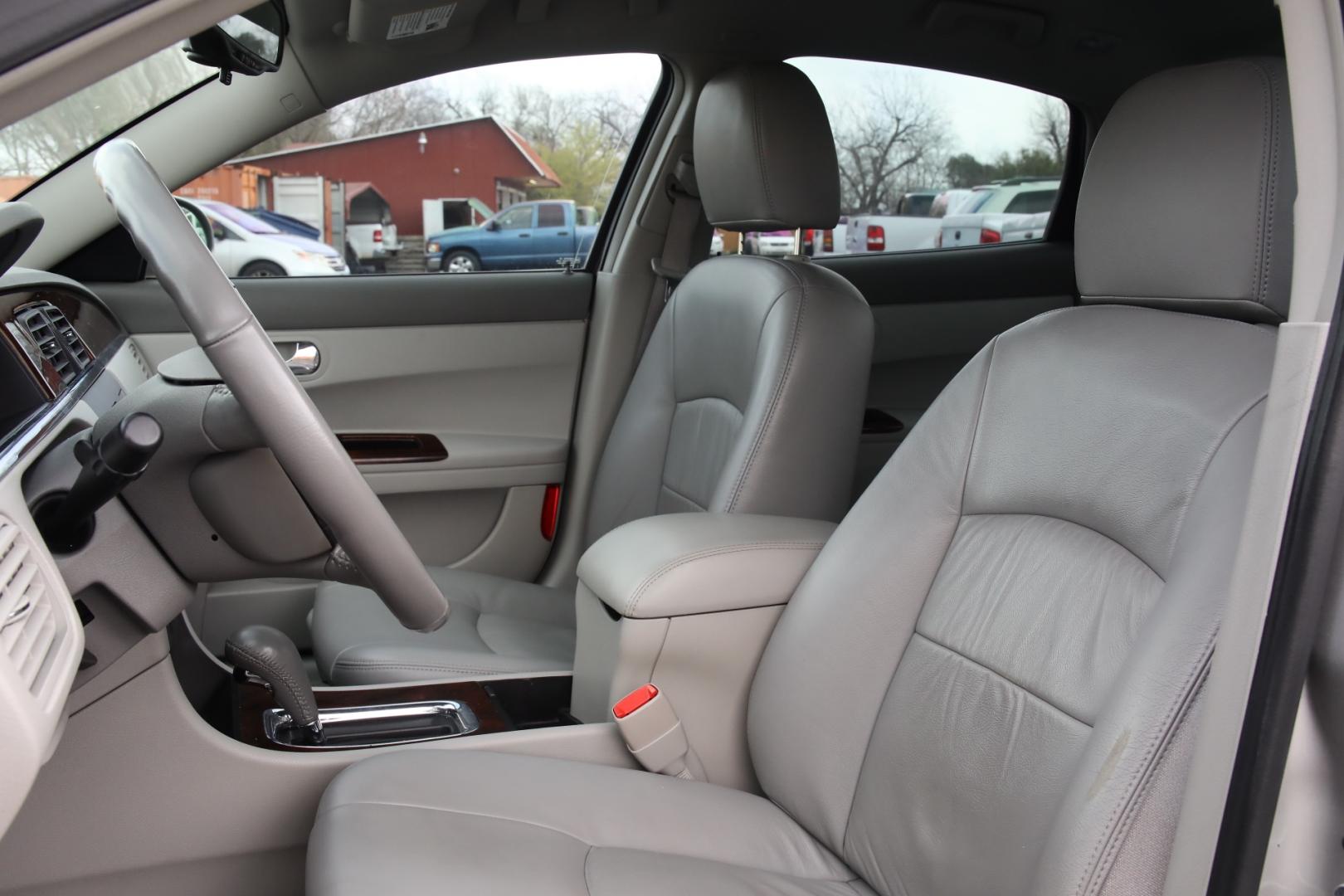 2008 SILVER BUICK LACROSSE CX (2G4WC582081) with an 3.8L V6 OHV 12V engine, 4-SPEED AUTOMATIC transmission, located at 420 E. Kingsbury St., Seguin, TX, 78155, (830) 401-0495, 29.581060, -97.961647 - Photo#12